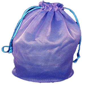 Pochette de Noël en daim écologique fantaisie pour emballage cadeau de vacances avec imprimés élégants et matériau biodégradable - Product Image 2