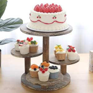 Présentoir à desserts en bois massif conçu avec soin pour supporter les muffins lourds et les friandises de fête avec un style visuel - Product Image 6