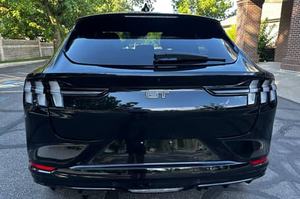 2021 M O S T N G Much-E G T AWD SUV, Neumáticos R18, Batería de Litio, Asientos de Cuero, Techo Panorámico, 6 Plazas, Portaequipajes de Aleación de Aluminio - Product Image 5