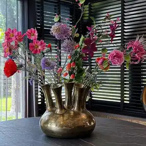 New Designer Aluminum Flower Vase Gold Antique Finished Metal Flower Vase for Home Interior and Living Room Decoration
