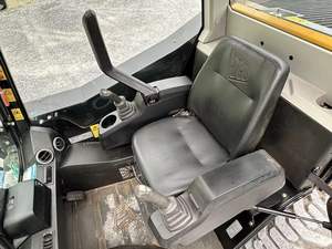 Affordable New JCB 260 Original SkidSteer Loader wit 74HP 2,600kg Lift Tier 4 Final Side Entry Cab 220V Engine Pump <b>Motor</b> 4sal - Product Image 5