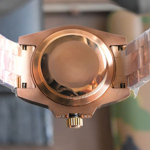 Reloj de Lujo para Hombre de 41 mm con Esfera Azul Cielo Analógica, Detalles de Diamantes Moissanite y Correa de Acero Inoxidable Completamente Engastada - Product Image 6