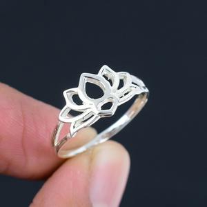 Bague de déclaration simple en argent 925 avec pierres précieuses bijoux de bande Kont minimalistes pour les filles pour les occasions de fête - Product Image 5