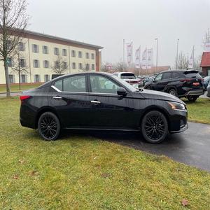 นิสสัน อัลติมา ปี 2025 คุณภาพเยี่ยม รถเก๋งดูแลรักษาอย่างดี ภายในสะอาด สมรรถนะการขับขี่บนถนนยอดเยี่ยม มีจำหน่ายแล้ว - Product Image 5