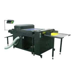 Cmall Handfeed Papier Uv Vernis Coating Machine Vloeibare Laminering Roller Coater Voor Karton Met Glanzend En Mat Effect