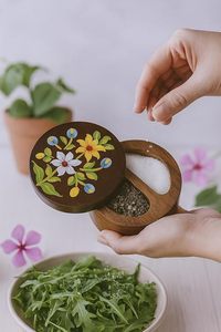 Boîte à épices en bois faite à la main avec couvercle transparent pour un contrôle rapide et facile des épices, grande boîte à épices en bois par AALIYAN IMPEX - Product Image 2