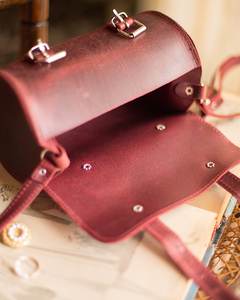 Sac messager en cuir vintage léger pour hommes décontracté affaires bandoulière cylindre Pack LCYB-0077 avec fermeture à glissière - Product Image 4