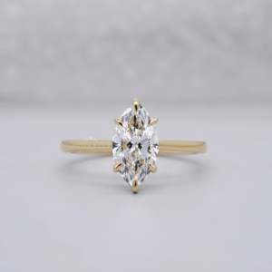 Bague de fiançailles en or jaune 10 carats certifiée IGI avec sertissage solitaire, ornée d'un diamant et d'une pierre principale en jade - Product Image 1