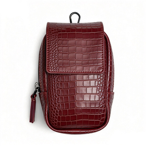 Sac de golf compact imperméable en cuir PU avec logo personnalisé, style fermeture éclair à rabat - Product Image 5