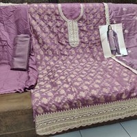 Robe de soirée indienne traditionnelle en soie Banarasi, style actrice de série télévisée, combinaison de couleurs parfaite, motif unique, sur mesure