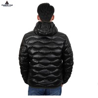 Großhandel Nahtlose Duck Down Hooded Custom Langarm mantel Herren Winter Puffer Daunen jacke für Herren