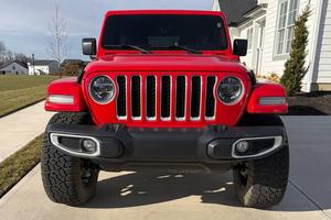 EXTREMADAMENTE LIMPIO - Jeep Wrangler Unlimited Sahara 4xe 2021, Híbrido Enchufable de 375 HP, 4x4, Listo para Entrega - Product Image 5