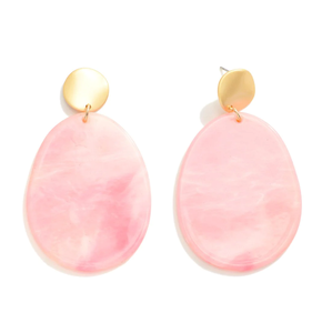 Vente à chaud de boucles d'oreilles en résine de fleur de designer vintage plaqué or de mode pour une taille personnalisée prix bon marché - Product Image 3