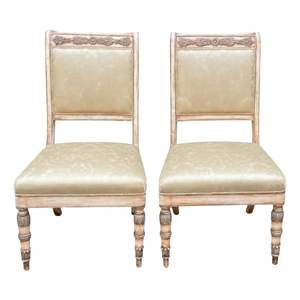 Chaise de salle à manger française classique sculptée à la main peinte Jepara 21 Fabricant indonésien Application touffetée en bois d'acajou pour appartement - Product Image 1