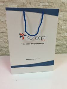 Bolsas de Papel Eurotote Horizontales con Cordón, Impresas en Offset, Reciclables y Ecológicas, con Papel Bristol para Empaque de Zapatos - Product Image 2