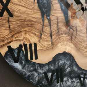 Reloj de pared de forma redonda de resina al por mayor para decoración del hogar y la Oficina Reloj de pared de madera hecho a mano resina epoxi de diseño premium - Product Image 6