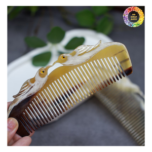 Peine Antiestático de cuerno natural, peine de cuerno de búfalo hecho a mano para mujer, peine de cuerno de búfalo natural personalizado hecho a mano de primera calidad - Product Image 5