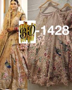 ¡Trabajo bordado con lentejuelas de seda satinada japonesa para mujer con Cancan & Canvas Patta estilo más popular a la venta! - Product Image 2