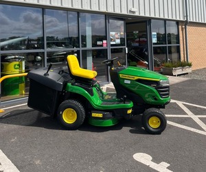 Tondeuse à gazon John Deere X147 d'occasion de qualité à vendre - Product Image 6