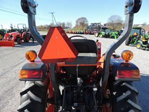 Tracteur à roues d'occasion L3301 220 CV Plus de 50 000 heures d'utilisation Origine France Testé et inspecté pour l'agriculture et l'aménagement paysager - Product Image 6