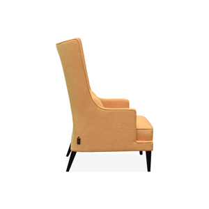 Chaise à oreilles classique à dossier haut pour salon à la maison Pieds en bois élégants et coussins doux Look élégant intemporel - Product Image 1