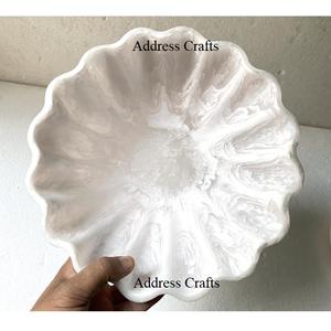 Grands bols à fruits et à salade en résine, modernes et raffinés, de qualité supérieure, faits à la main, bols de service tourbillonnants blancs de couleur blanche - Product Image 1