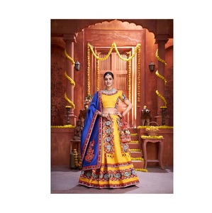 Chaniya Choli tradicional semicosido para ocasiones de bodas y festivales de calidad estándar de proveedor indio - Product Image 1