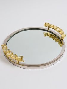 Plateau décoratif fonctionnel en métal et en miroir, parfait pour une utilisation polyvalente dans les maisons élégantes - Product Image 4