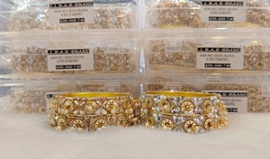 Ensemble de bracelets Rajwadi traditionnels pour femmes vêtements de mariée bracelets en métal cloutés en pierre de créateur fantaisie disponibles en plusieurs nuances - Product Image 3