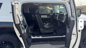 Toyota Hilux SR5 2019 / Disponible à la vente avec faible kilométrage, moteur essence, véhicule bien entretenu et sans accident. - Product Image 5