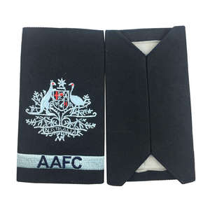 Uniforme de conception personnalisée de qualité supérieure avec bandoulière confortable et rangs du personnel de l'équipage épaulettes grade inclus - Product Image 2