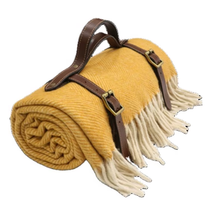 Manta de lana acogedora en patrón de espiga de color mango perfecta para dormitorio y sala de estar - Product Image 1