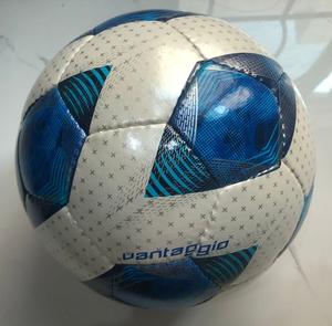 Balón de Fútbol Sala Cosido a Mano, Tamaño 4, Balón de Fútbol de PU Duradero para Entrenamiento y Partidos de Equipo, Balón de Fútbol Sala de Alta Calidad Hecho en Pakistán - Product Image 4