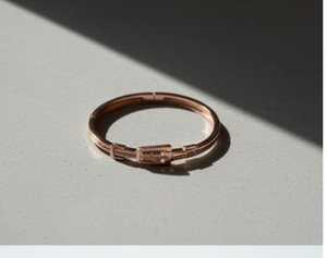 Elegante estilo elegante fiesta desgaste CZ AD piedra completa diseñador Kada para mujeres joyería de moda Premium para ocasiones especiales - Product Image 1