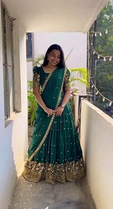 Compre las exportaciones indias Shree que venden la belleza interior más resaltada TRABAJO Georgette Fabric Fancy Lahenga Choli con Tallas grandes - Product Image 3