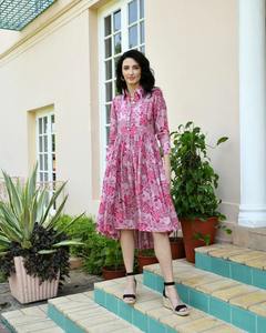 Robe indienne en coton avec bloc à la main pour femmes Robe de soirée de club sans manches à imprimé floral pour l'été - Product Image 1