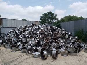 Déchets de jantes en aluminium usagées, matériau de recyclage de jantes de voiture, déchets de jantes en alliage pour le recyclage des métaux et l'exportation en vrac - Product Image 2