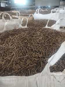 Pellets de Madera de Acacia/Eucalipto E2 Formaldehído 1 Año de Garantía Grado de Primera Clase Uso en Exteriores - Precio Económico de Vietnam - Product Image 2