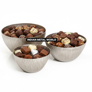 Bol de service en métal aluminium créatif, bol décoratif texturé argenté artisanal, décoration de la maison, vaisselle, bol à fruits et à salade - Product Image 1