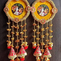 Dekorierte MDF-Basis Radha/Krishna hängen verschiedene Design Wandbehang Tür hängen für Pooja Dekoration Kultur programm