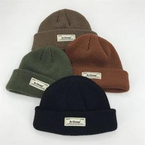 Gorros de invierno al por mayor gorros de punto personalizados OEM proveedor directo de fábrica cálido cómodo accesorios de moda para clima frío - Product Image 2