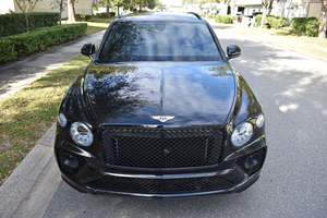 Bentayga 2021, modèle First Edition, très bien équipé, moteur V8 biturbo - Product Image 4