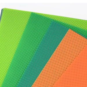 High-Quality PP Non-Woven Fabric - Dot Pattern, Customizable Width for Medical Applications, Vietnam Manufacturer - Product Image 3