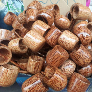 Lot de 10 tasses. Tasse de noix de coco. Tasse de coquille de noix de coco faite à la main avec nom personnalisé pour l'eau froide et la chaleur, cadeaux de haute qualité cadeau significatif - Product Image 1