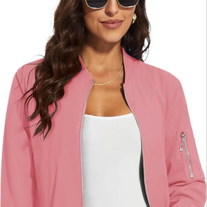 Chaqueta Bomber ligera de satén personalizada para mujer con 5 bolsillos, prendas de vestir informales con cremallera para invierno y logotipo bordado personalizado - Product Image 3