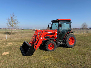 รถแทรกเตอร์ขนาดเล็ก KIOTI KL5510N รุ่นใหม่ ปี 2025 พร้อมชุดตักดินด้านหน้า ระบบเกียร์ขับเคลื่อน 40 กิโลวัตต์ / 55 แรงม้า ขับเคลื่อน 4 ล้อ สำหรับเครื่องยนต์ เกียร์ ลูกปืน และปั๊ม - Product Image 3