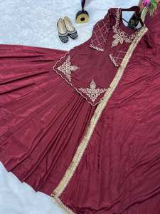 Lehenga de Seda Crepé Más Vendida para Niñas, Kurti Moderna de Manga Larga con Bordado de Múltiples Agujas para Fiestas - Product Image 2