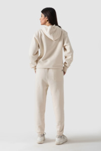 Conjunto de chándal de 2 piezas para mujer de gran tamaño beige personalizado al por mayor Conjunto de sudadera con capucha y pantalones de chándal de 2 piezas de longitud completa para mujer - Product Image 3