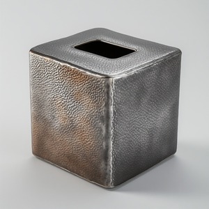 Elegante Caja de Pañuelos de Metal para Mesa, Diseño Duradero Hecho a Mano y Portátil para Salas de Estar, Cocinas y Oficinas, Estilo Moderno y Simple - Product Image 6