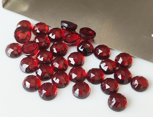 คุณภาพสูงทำด้วยมือโกเมนสีแดงธรรมชาติ3มม.-6มม. ตัดดอกกุหลาบกลมแบนอัญมณีหลวมสีเล่น/ไฟสำหรับการทำเครื่องประดับ - Product Image 4